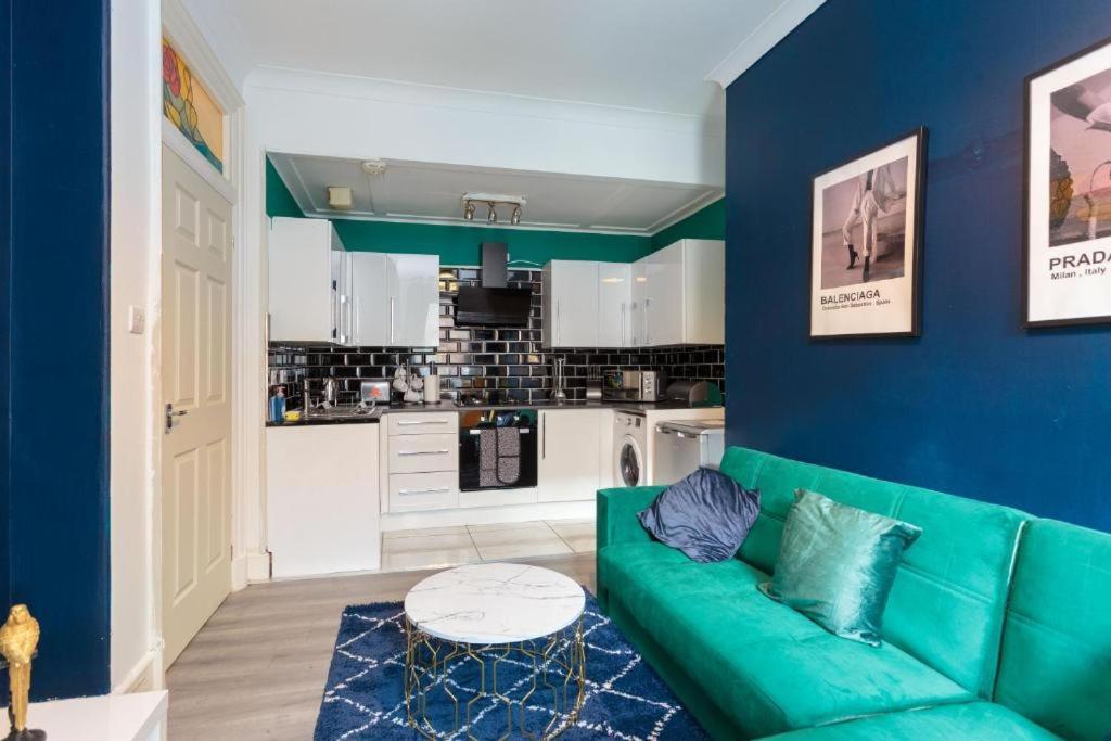Beautiful Boutique Edinburgh Abode - Sleeps 4 Apartment Luaran gambar