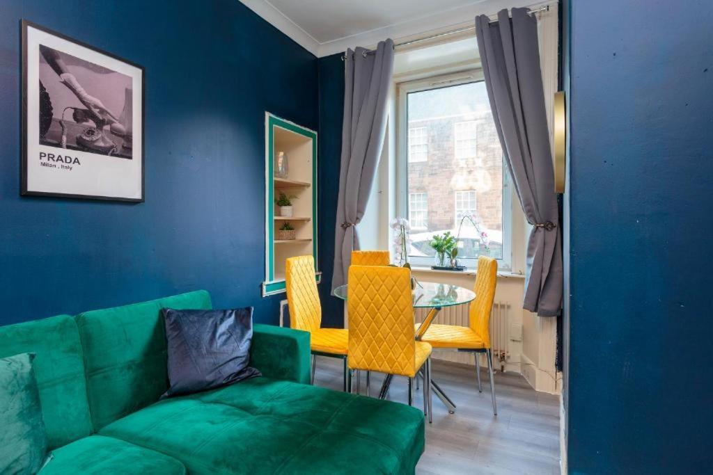 Beautiful Boutique Edinburgh Abode - Sleeps 4 Apartment Luaran gambar